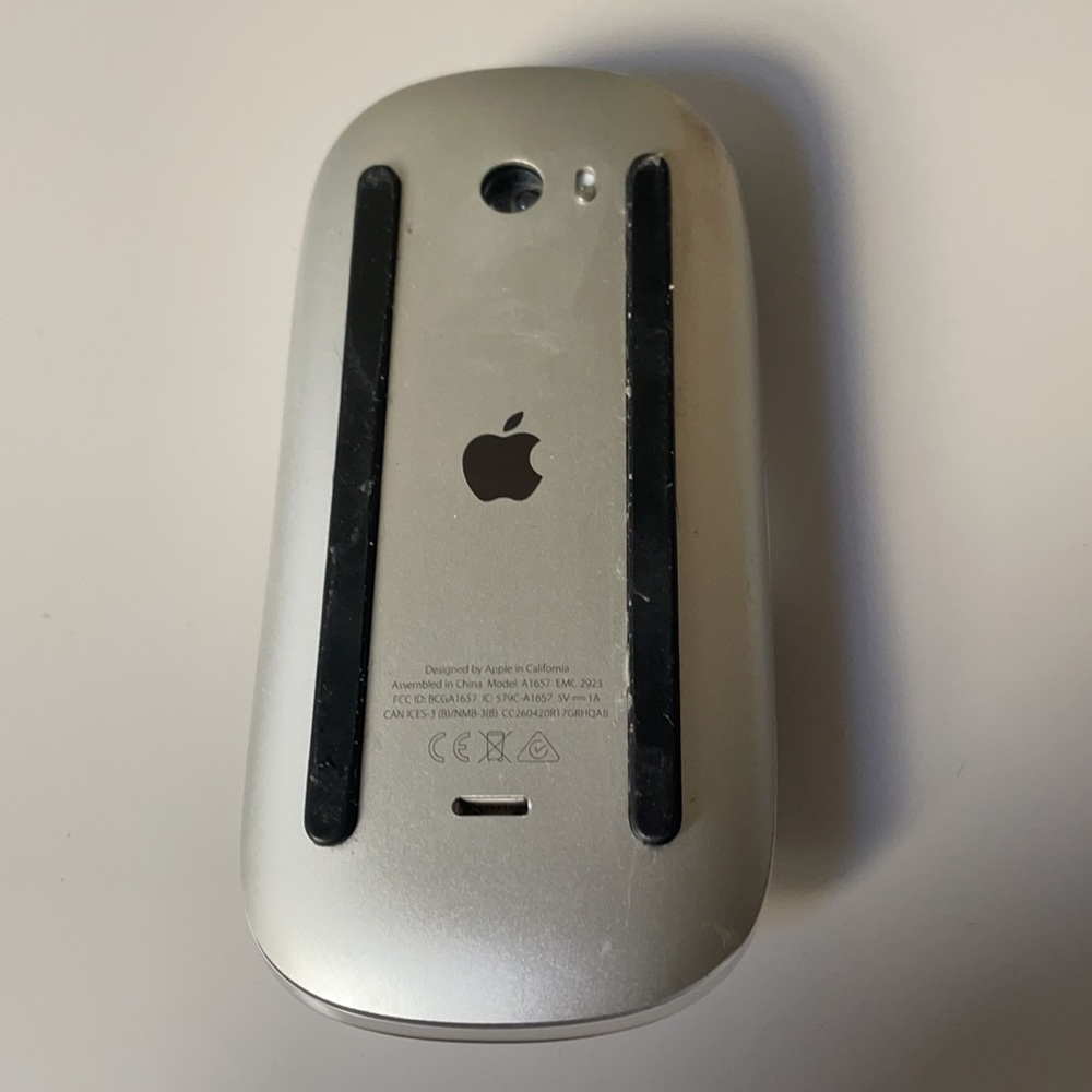 Apple Magic Mouse - Picture 2 of 2